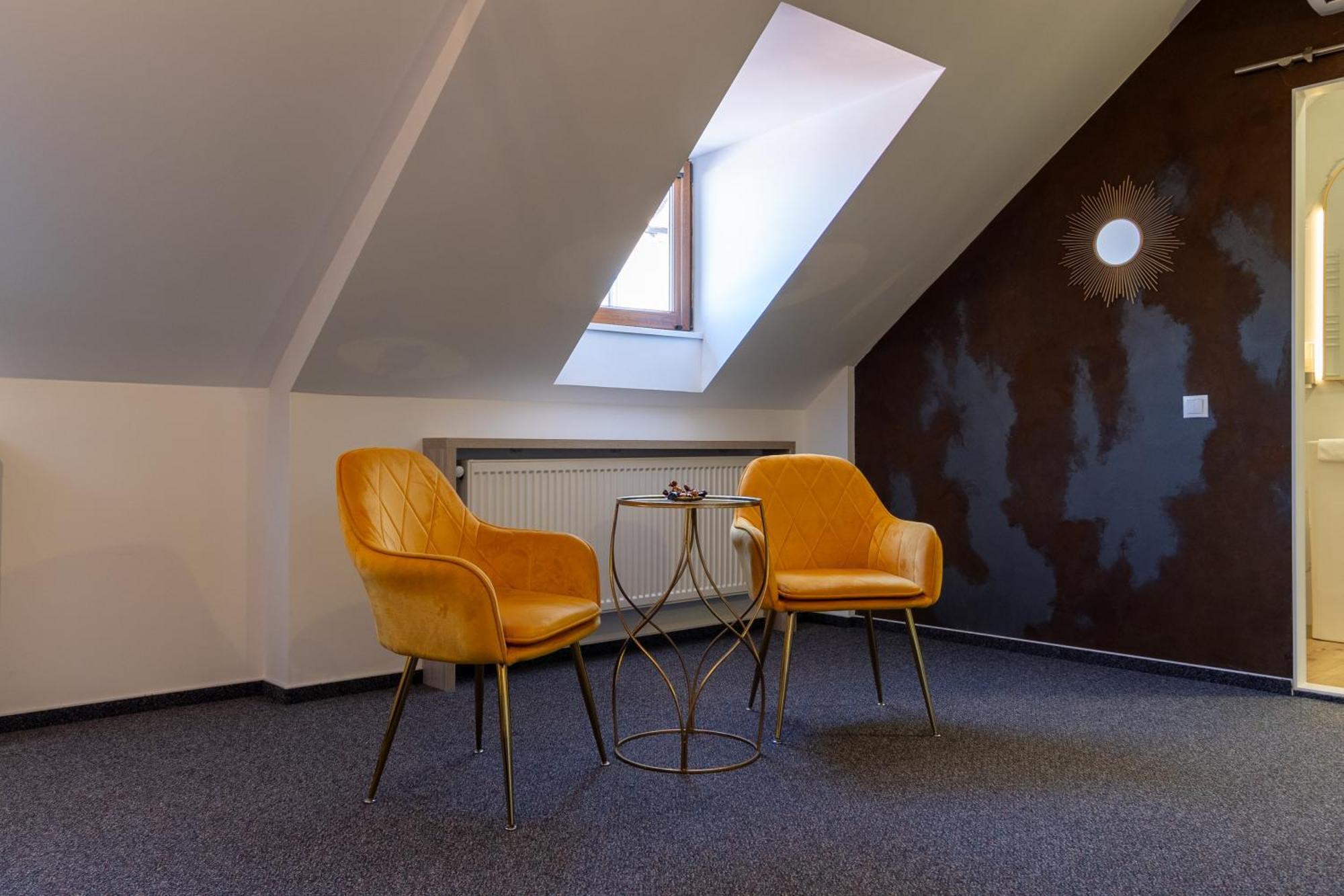Отель Loft By Lumiere Сибиу Экстерьер фото